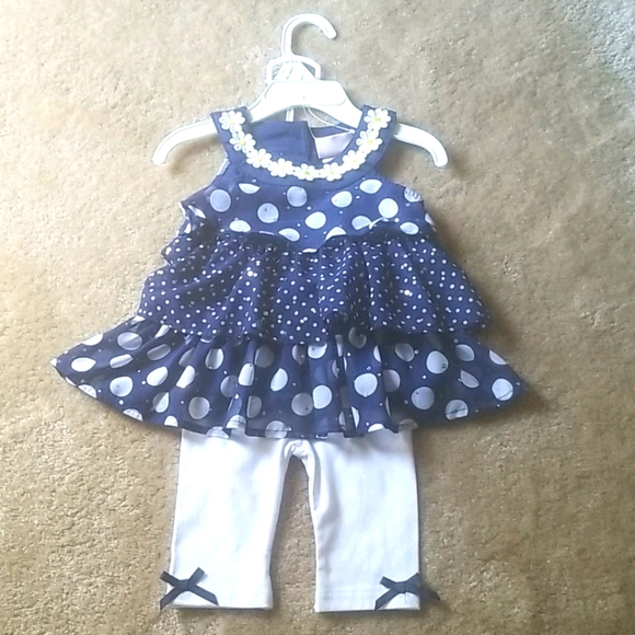 Polka dot floral outfit